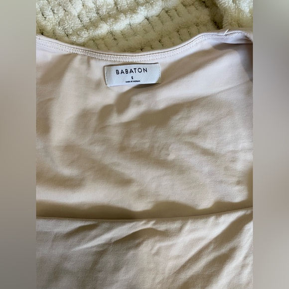 Aritzia Babaton Contour Squareneck Shortsleeve Bodysuit - Picture 3 of 3